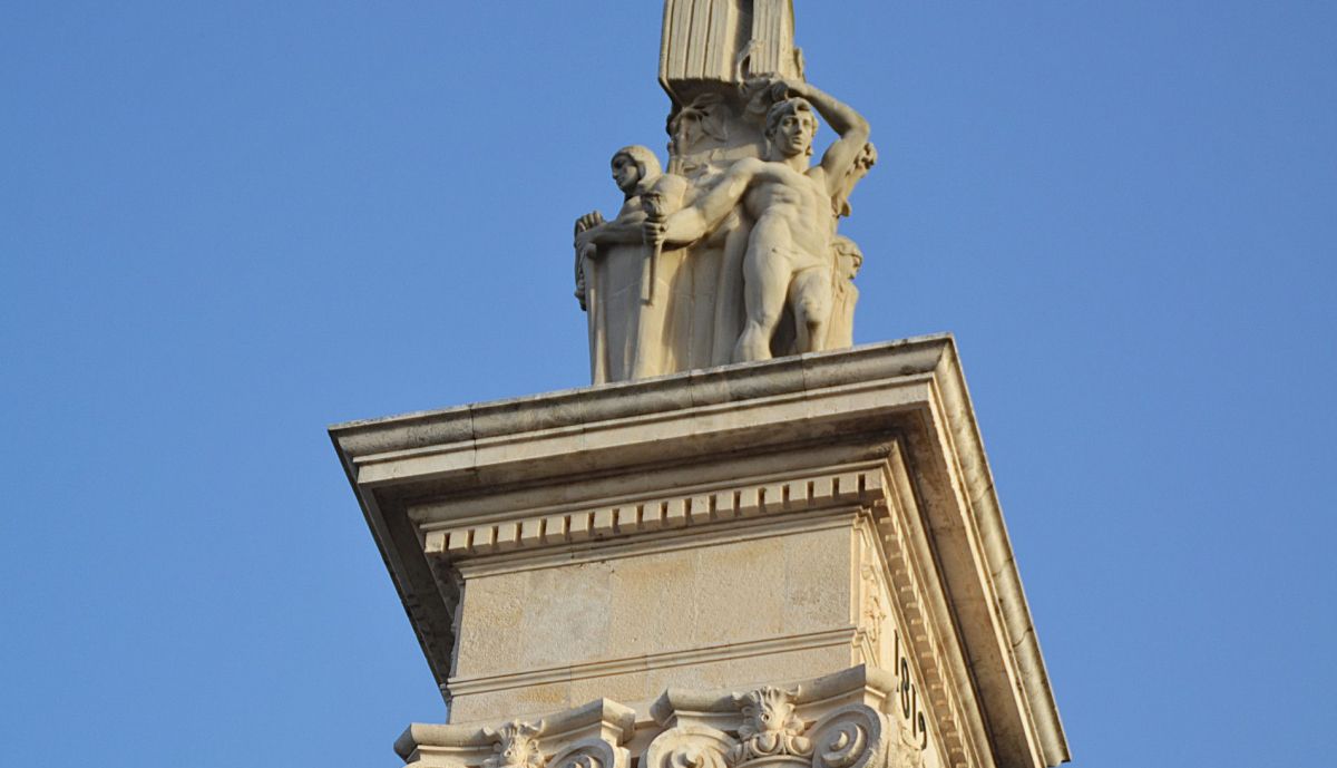 Detalle remate pedestal.