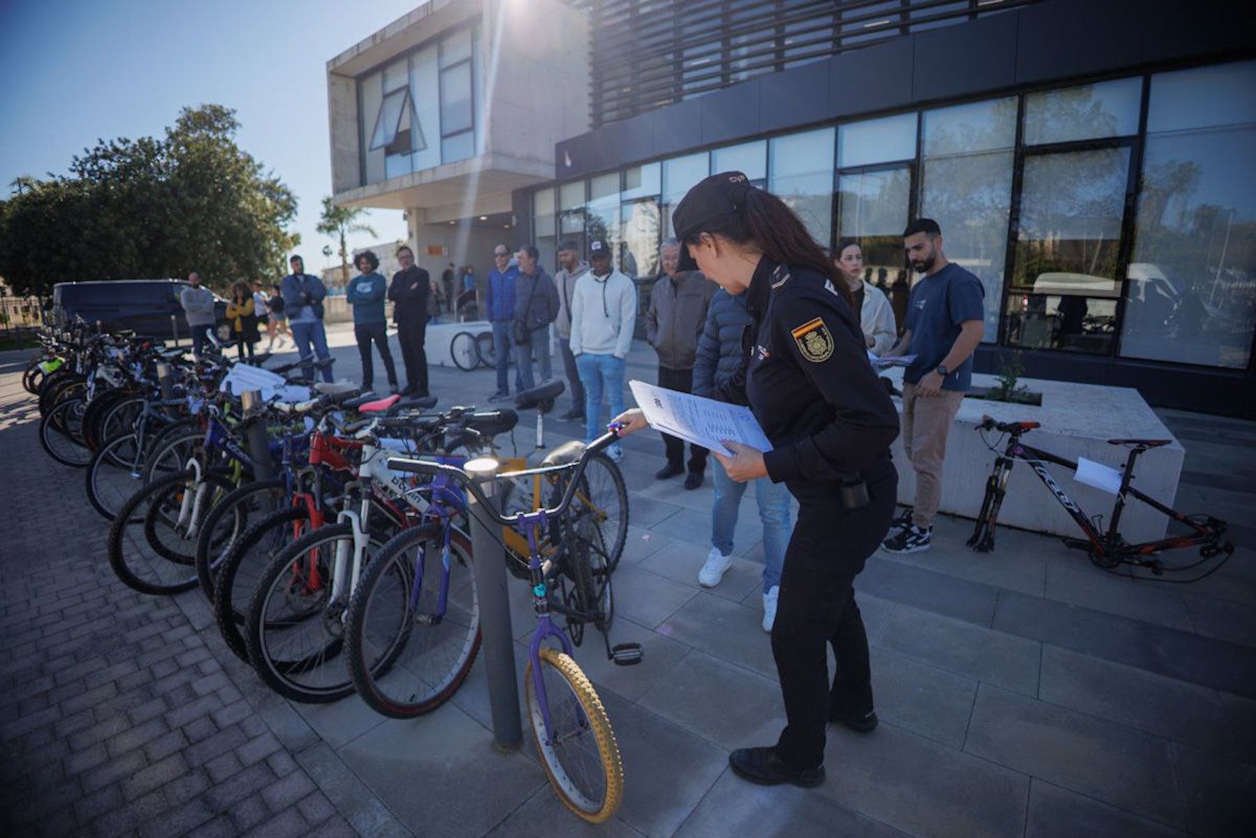 Donación de bicicletas de la Policía Nacional de Jerez a asociaciones.