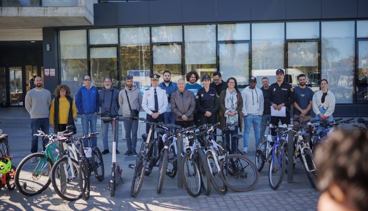 Entrega de bicicletas de la Policía Nacional.