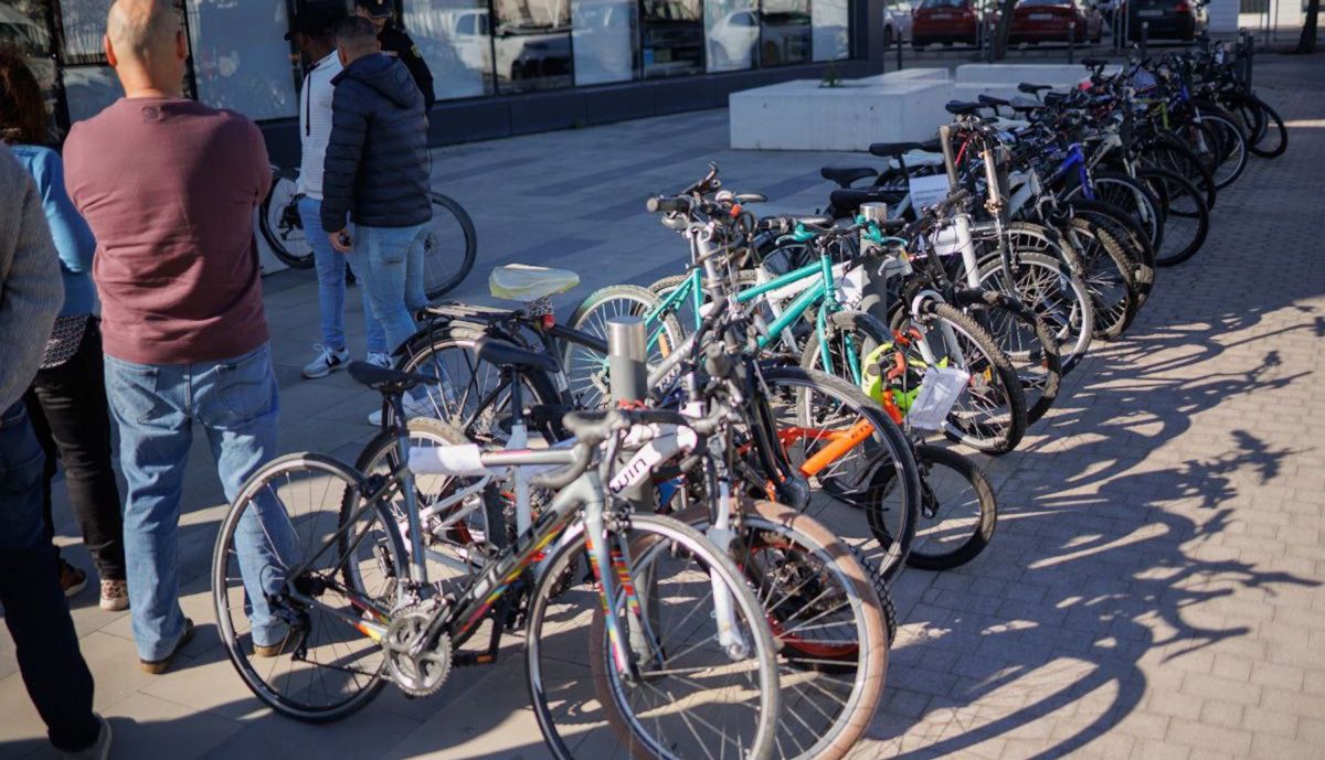 Entrega de bicicletas de la Policía Nacional.