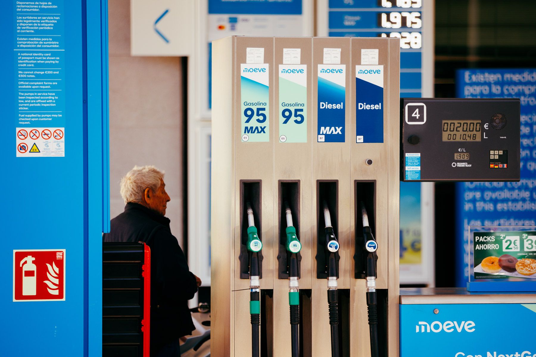 Imagen de una gasolinera durante estos días de subida.