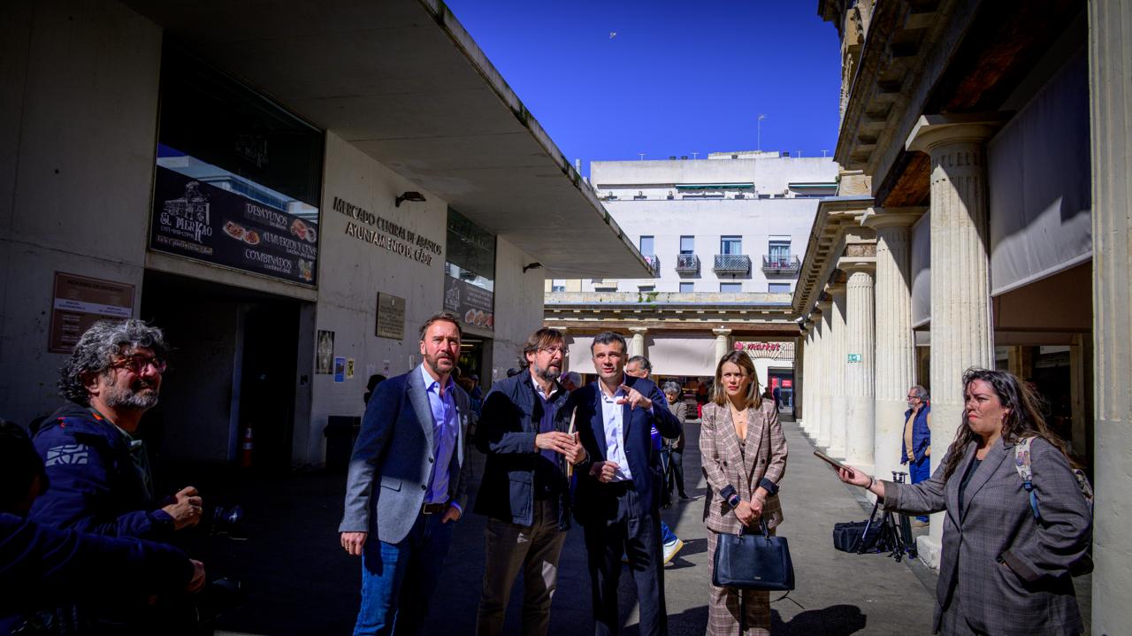 Últimos trabajos en el Mercado Central de Cádiz. 