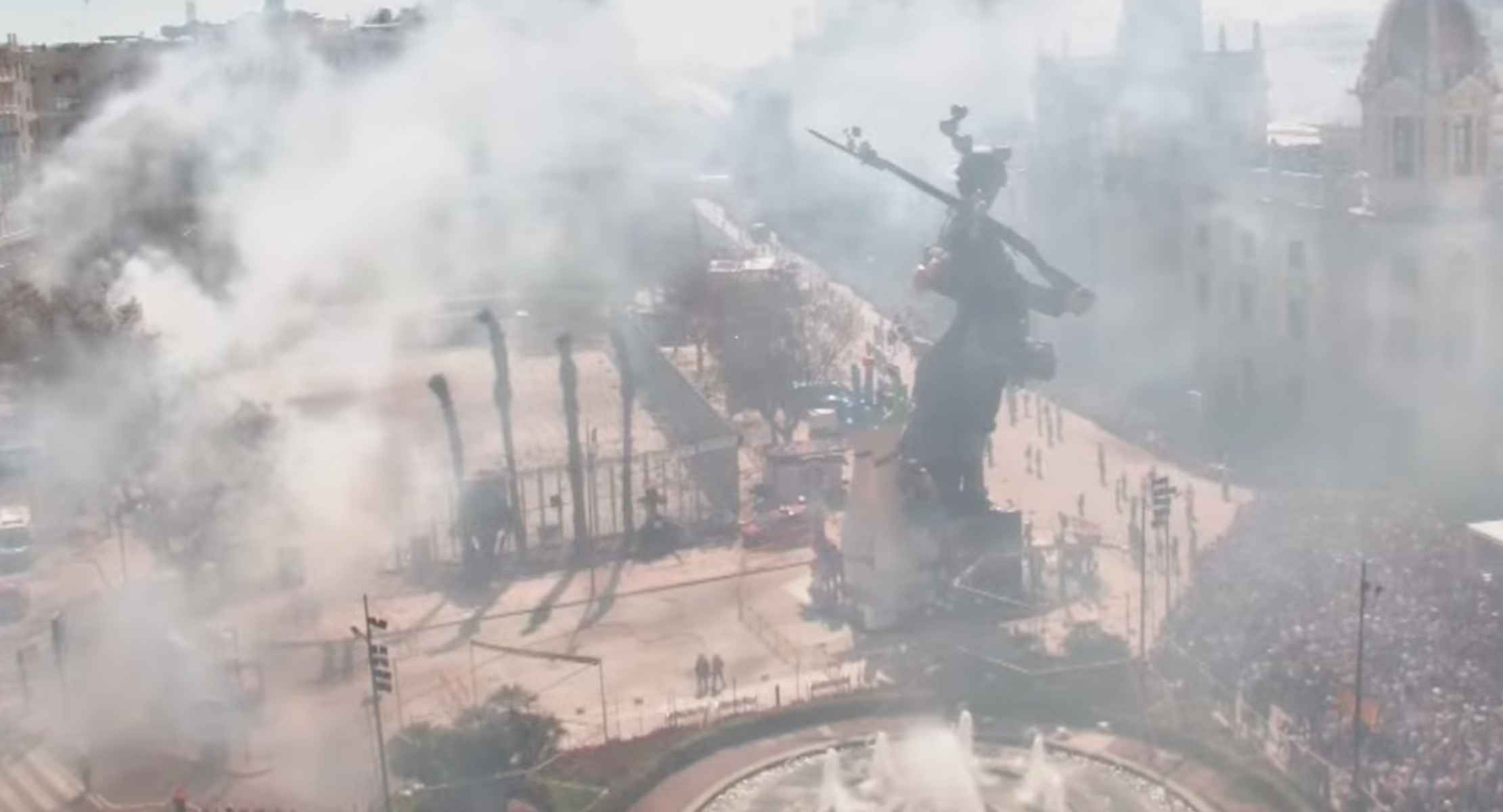 Una imagen durante la mascletá.