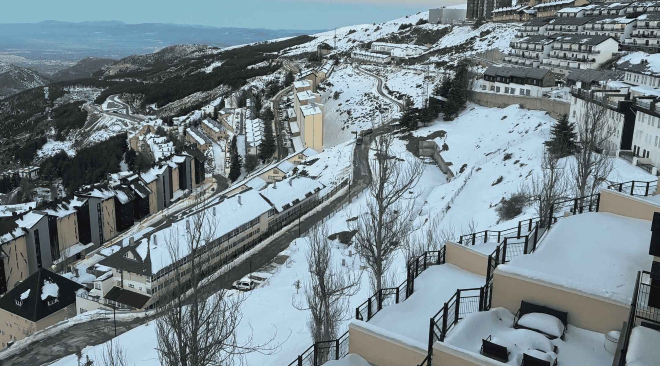 Una imagen de viviendas y hoteles en Sierra Nevada.