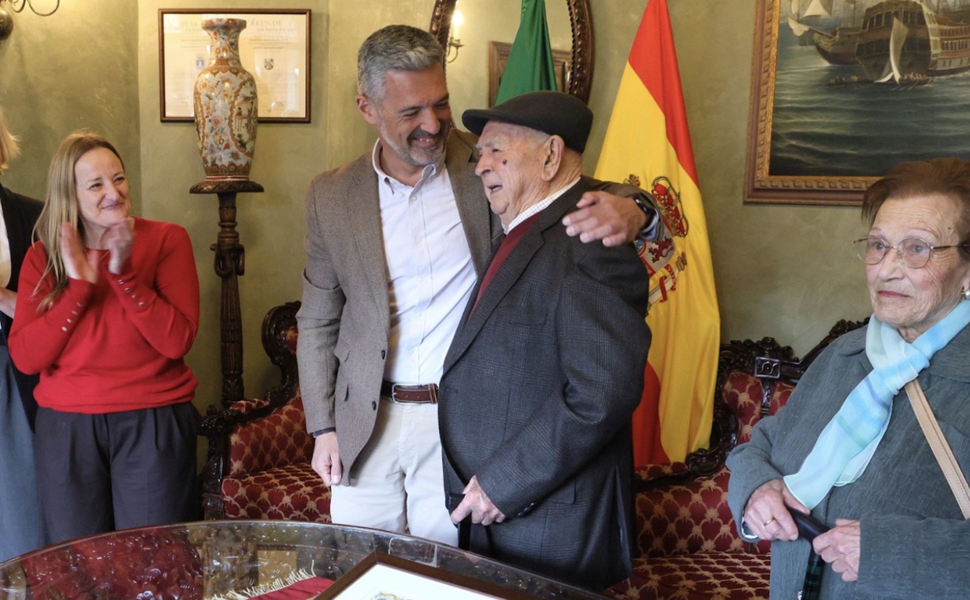 Rota rinde homenaje a Juan Zafra, uno de sus vecinos más queridos, a sus 94 años.