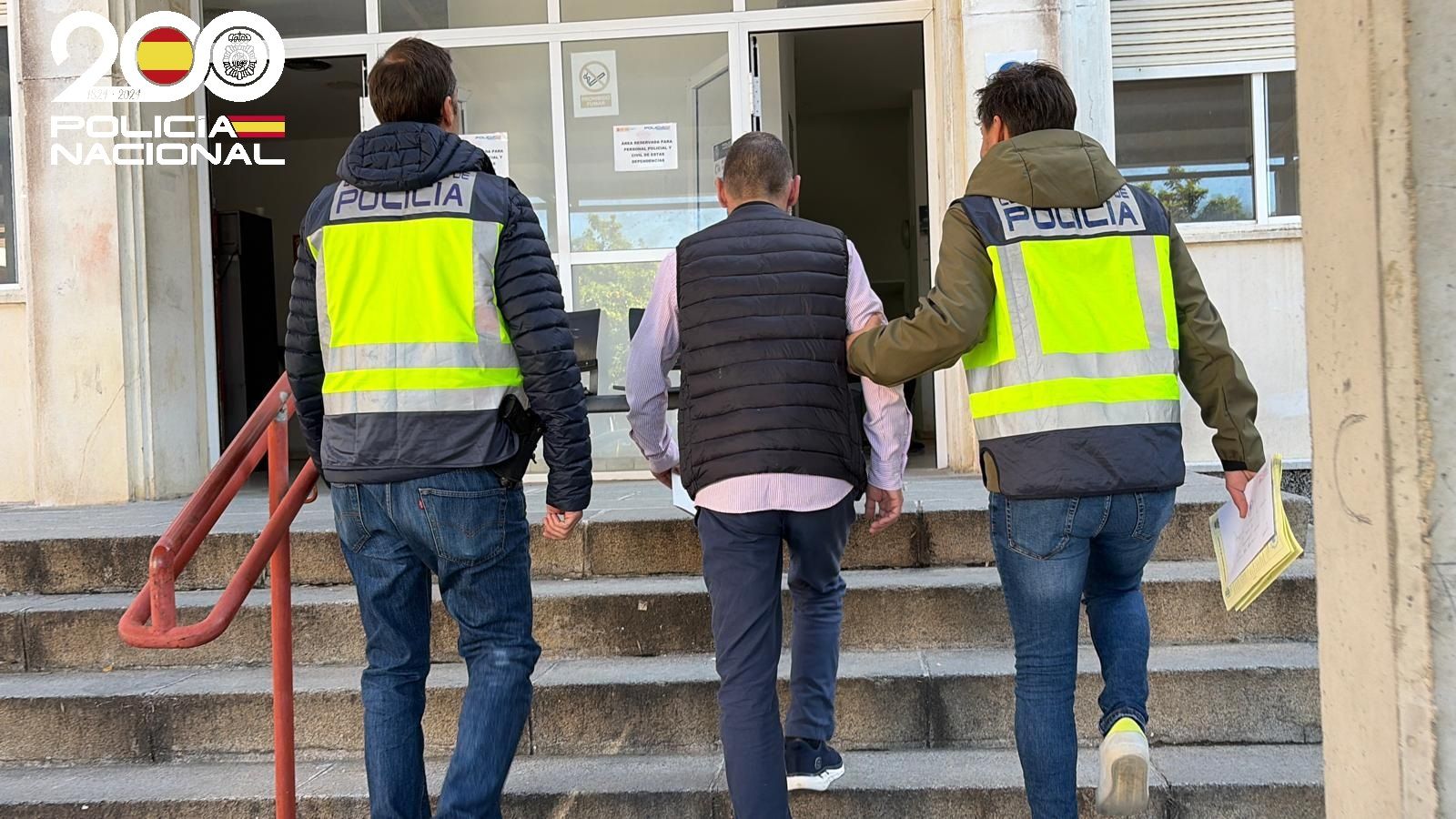 La detención del agente inmobiliario.