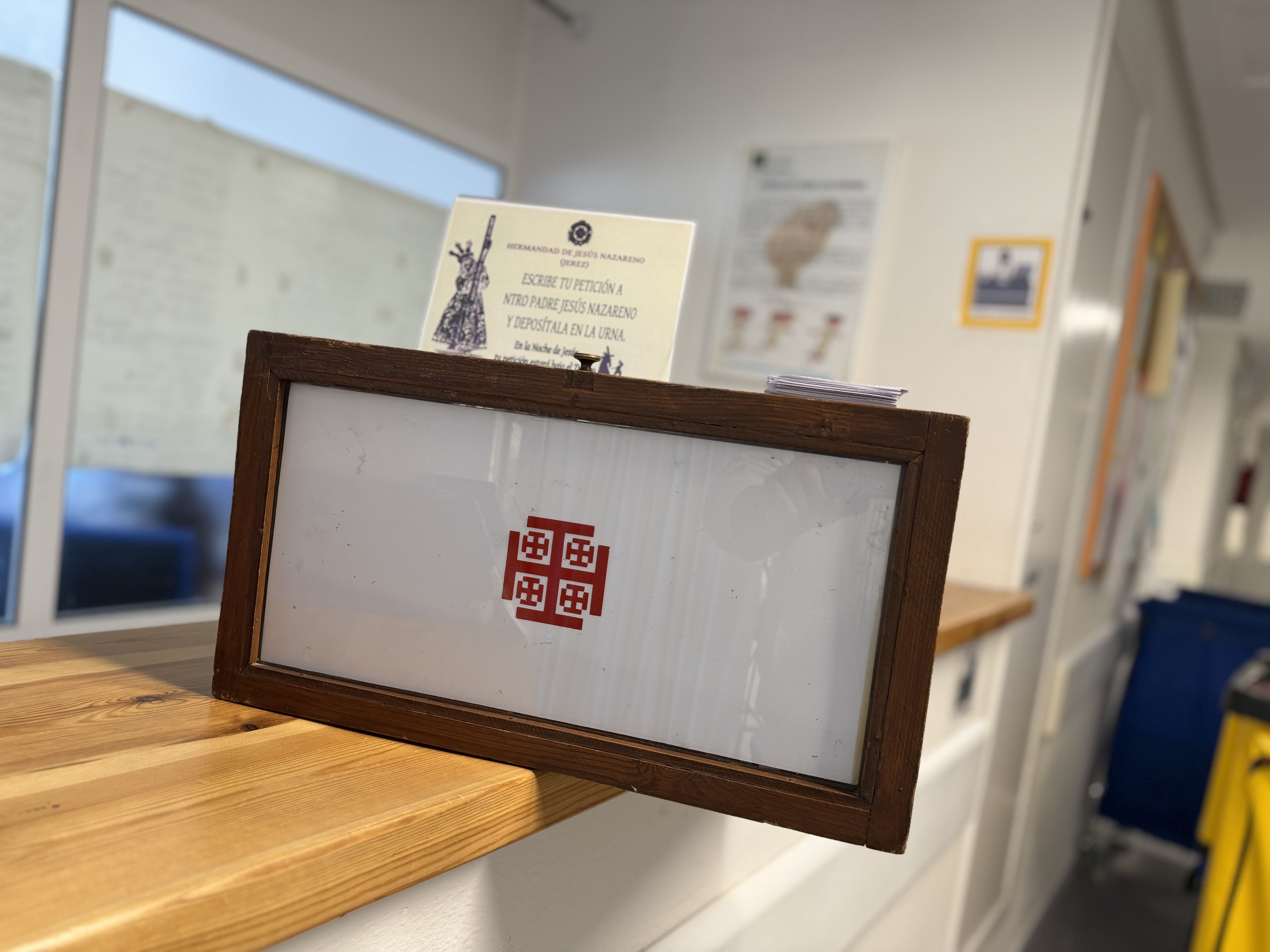 Urna instalada en el Hospital de Jerez. 