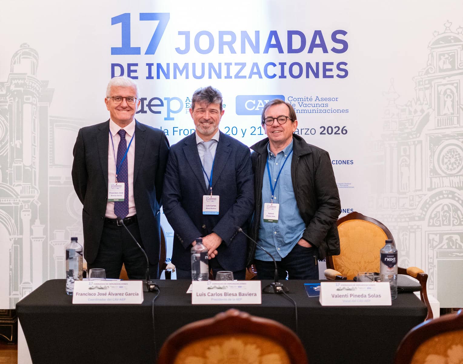 Los pediatras Álvares, Blesa y Pineda, en las jornadas de inmunización en Jerez. Los pediatras Álvares, Blesa y Pineda, en las jornadas de inmunización en Jerez.
