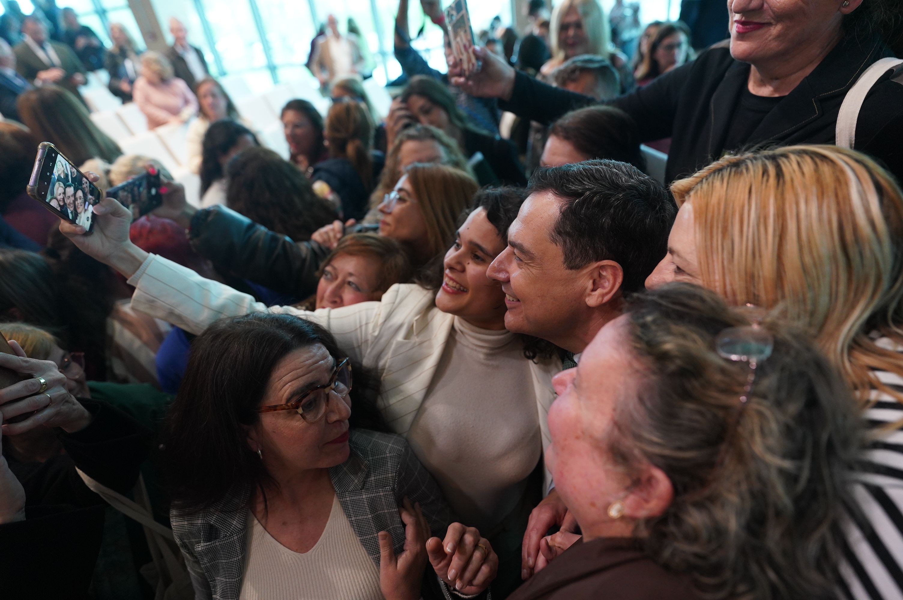 Juanma Moreno en su visita a Arcos. Juanma Moreno en su visita a Arcos.