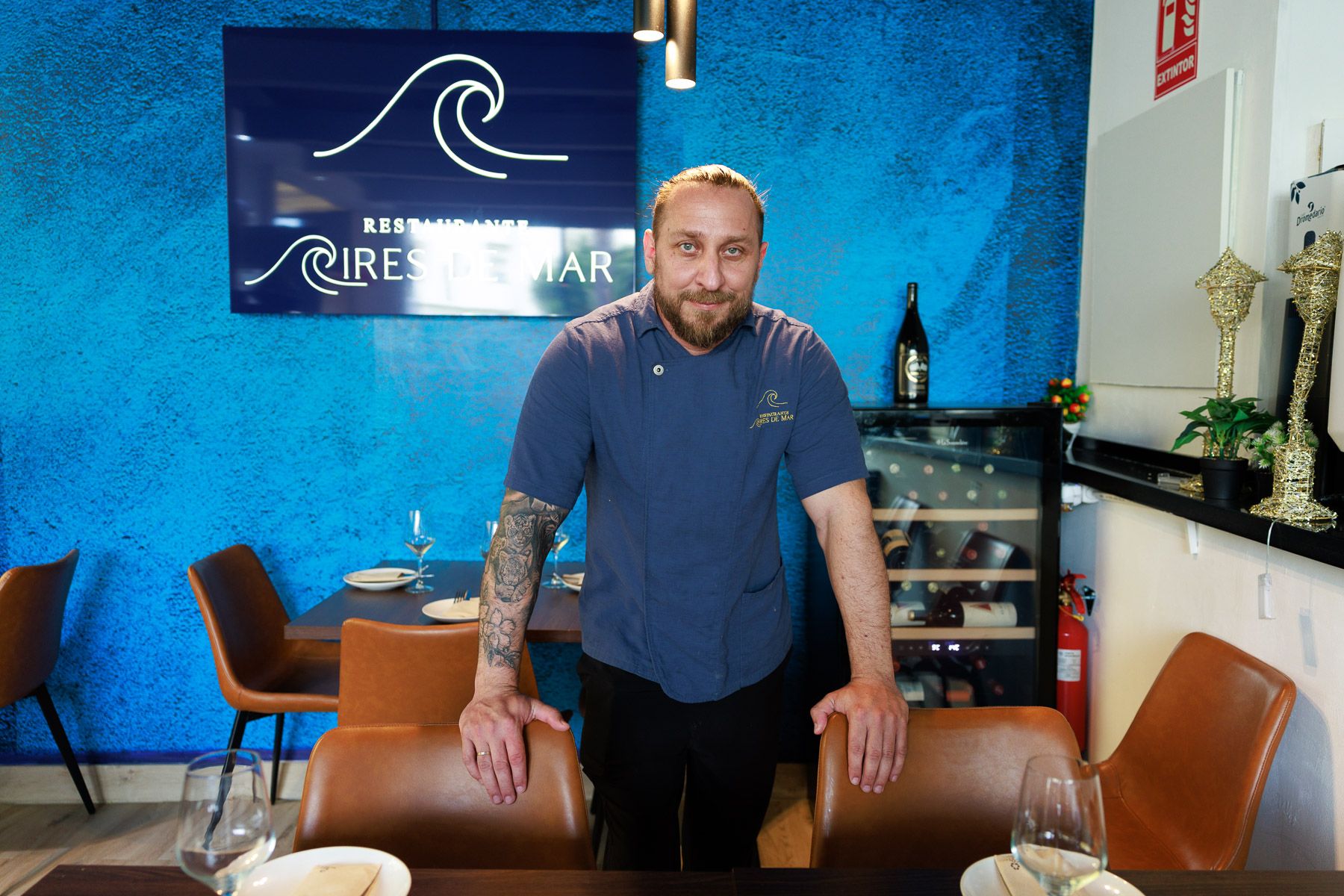 Isaac Oliveiros, chef jerezano que abrió Aires de Mar en la calle Valdepeñas en Jerez.