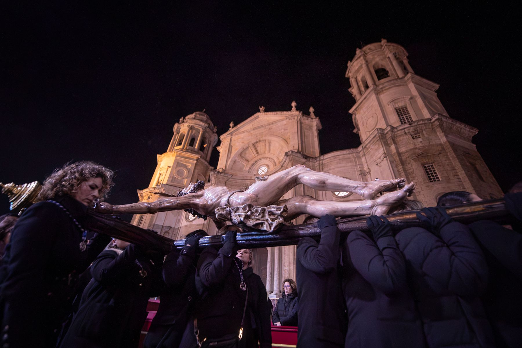 Traslado del Cristo del Perdón a la Catedral de Cádiz.