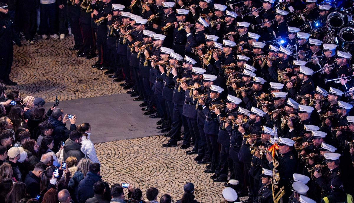 La banda del Rosario de Cádiz, en acción.