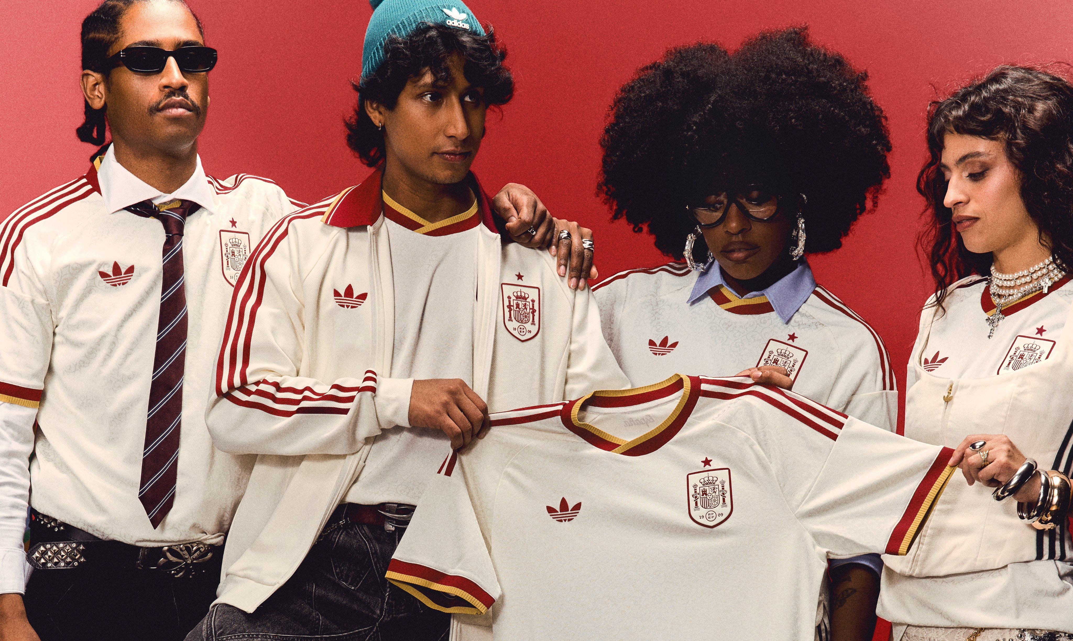 La presentación de la nueva camiseta de España. La presentación de la nueva camiseta de España.