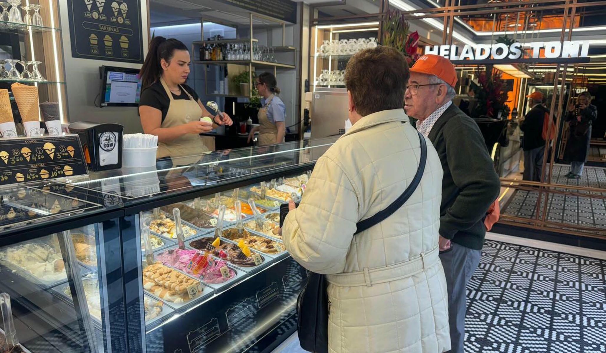 Helados Toni abre sus puertas una primavera más en el centro de Sanlúcar 