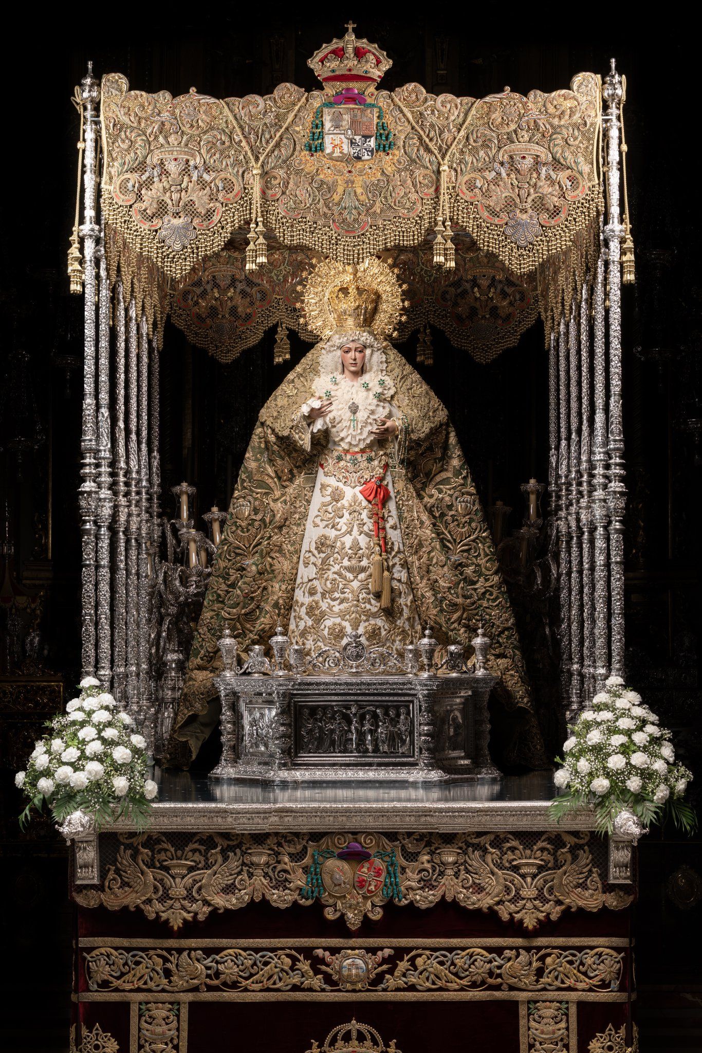 La virgen de la Macarena en su paso de palio.
