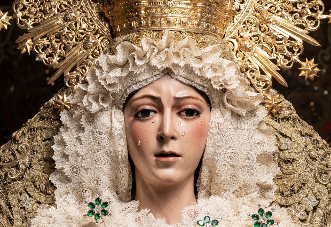 La Macarena ya está en su paso de palio.