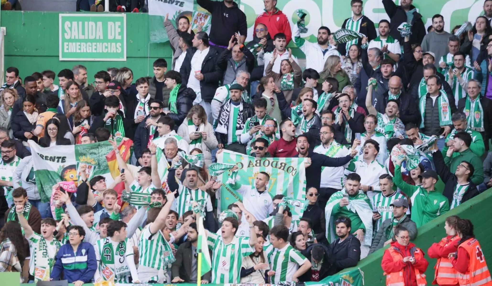 Aficionados del Córdoba CF en un encuentro de Liga