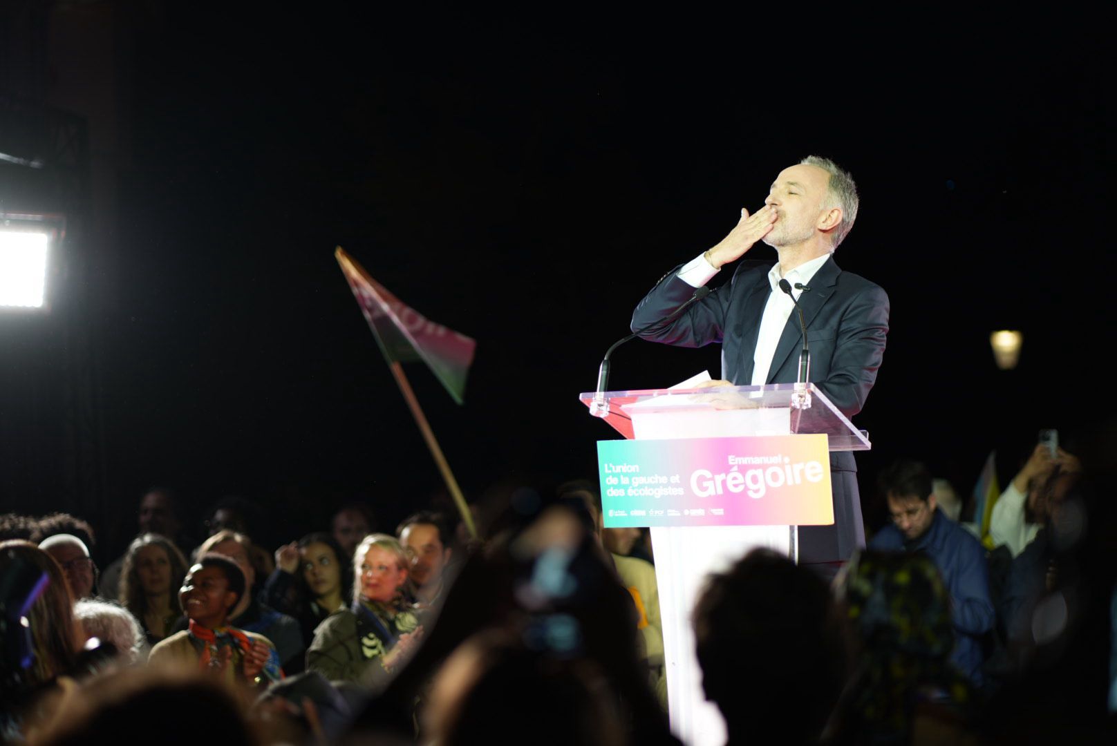 El nuevo alcalde de París. El nuevo alcalde de París.