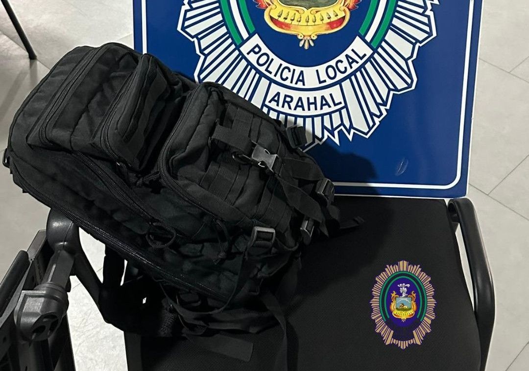 La mochila encontrada en Arahal.