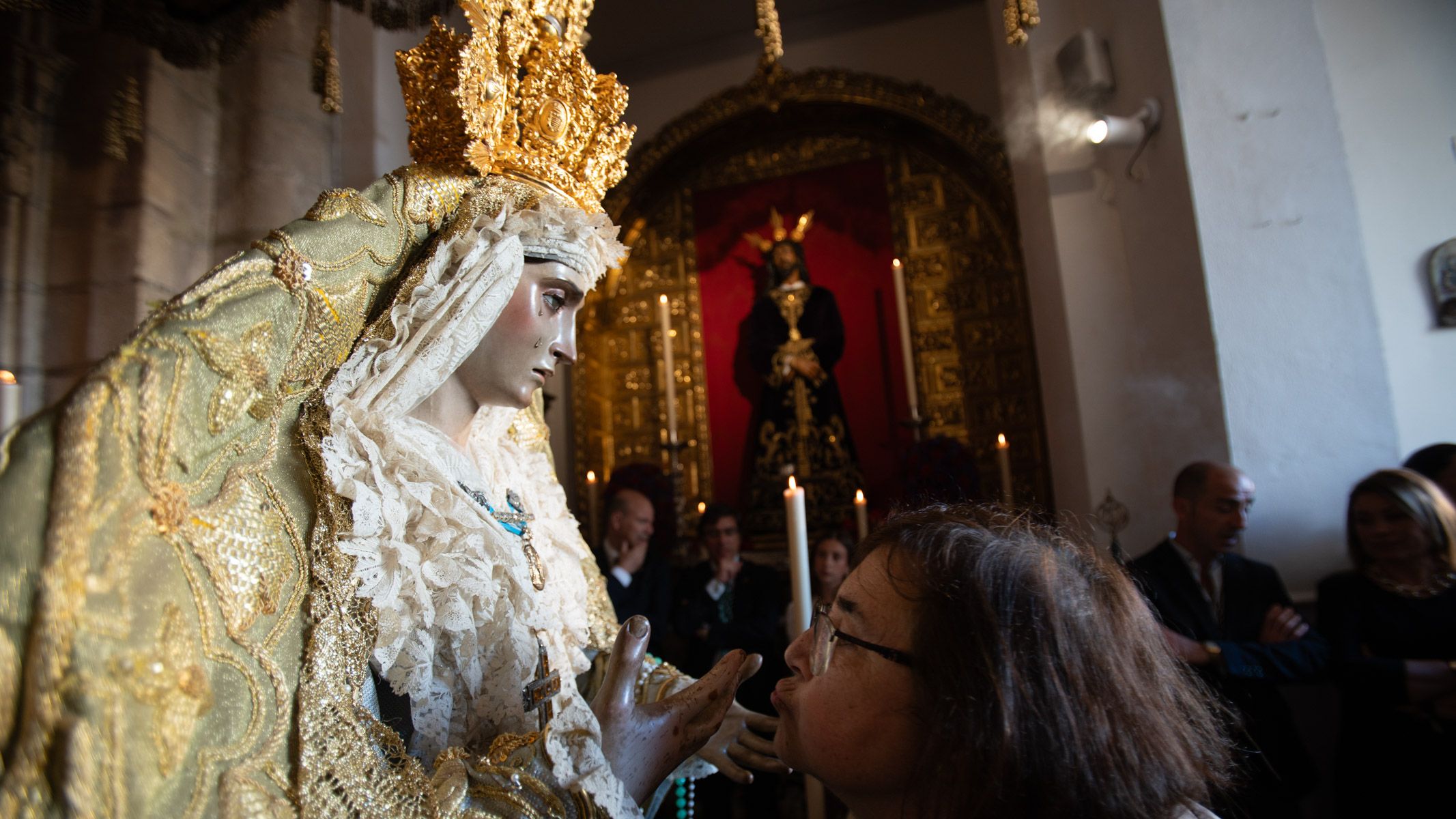 Los besamanos y besapiés del último domingo de Cuaresma, en imágenes