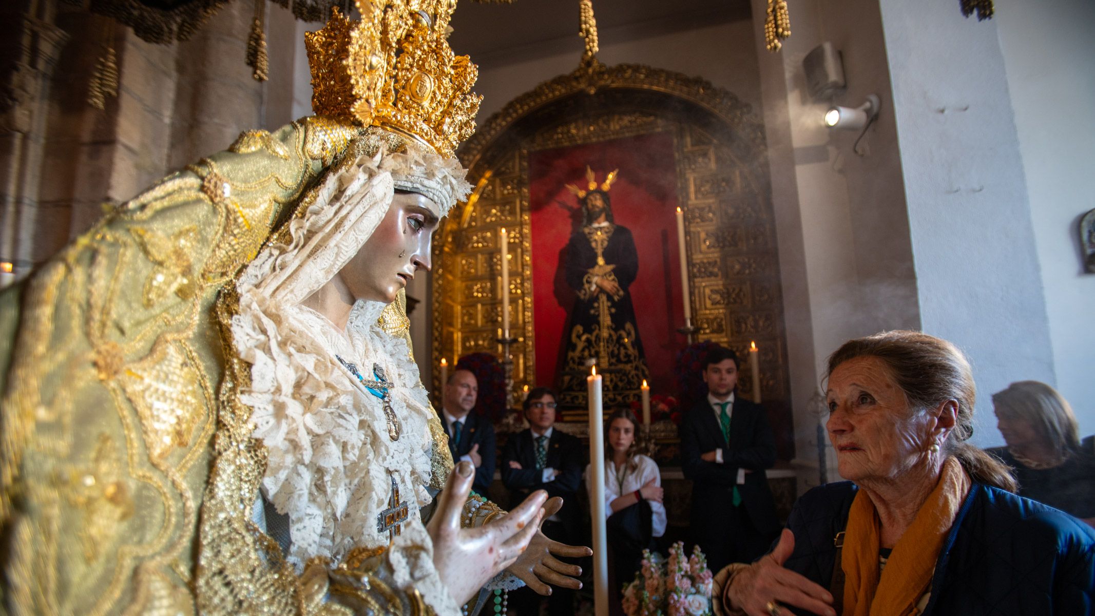 Los besamanos y besapiés del último domingo de Cuaresma, en imágenes