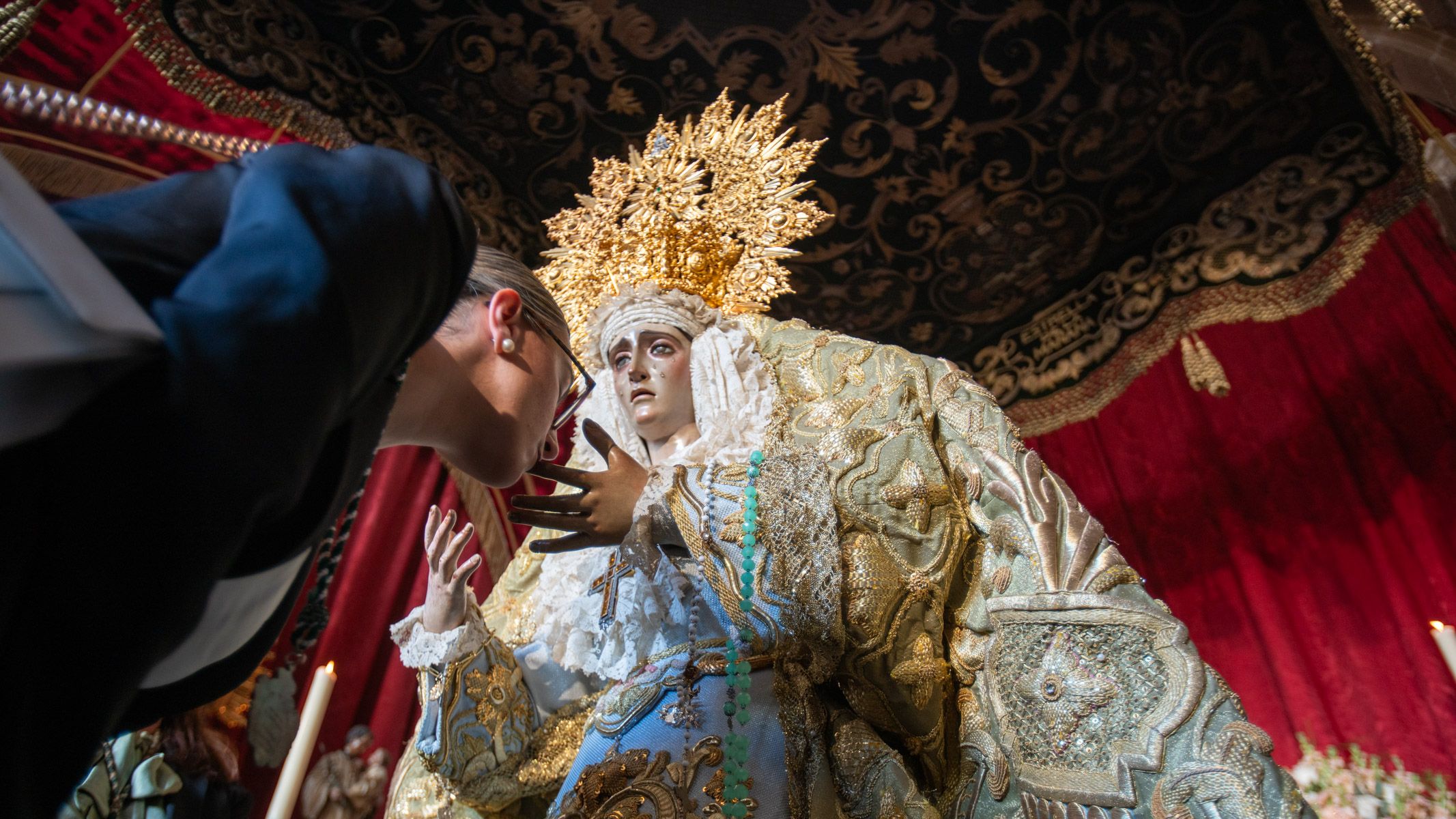Los besamanos y besapiés del último domingo de Cuaresma, en imágenes