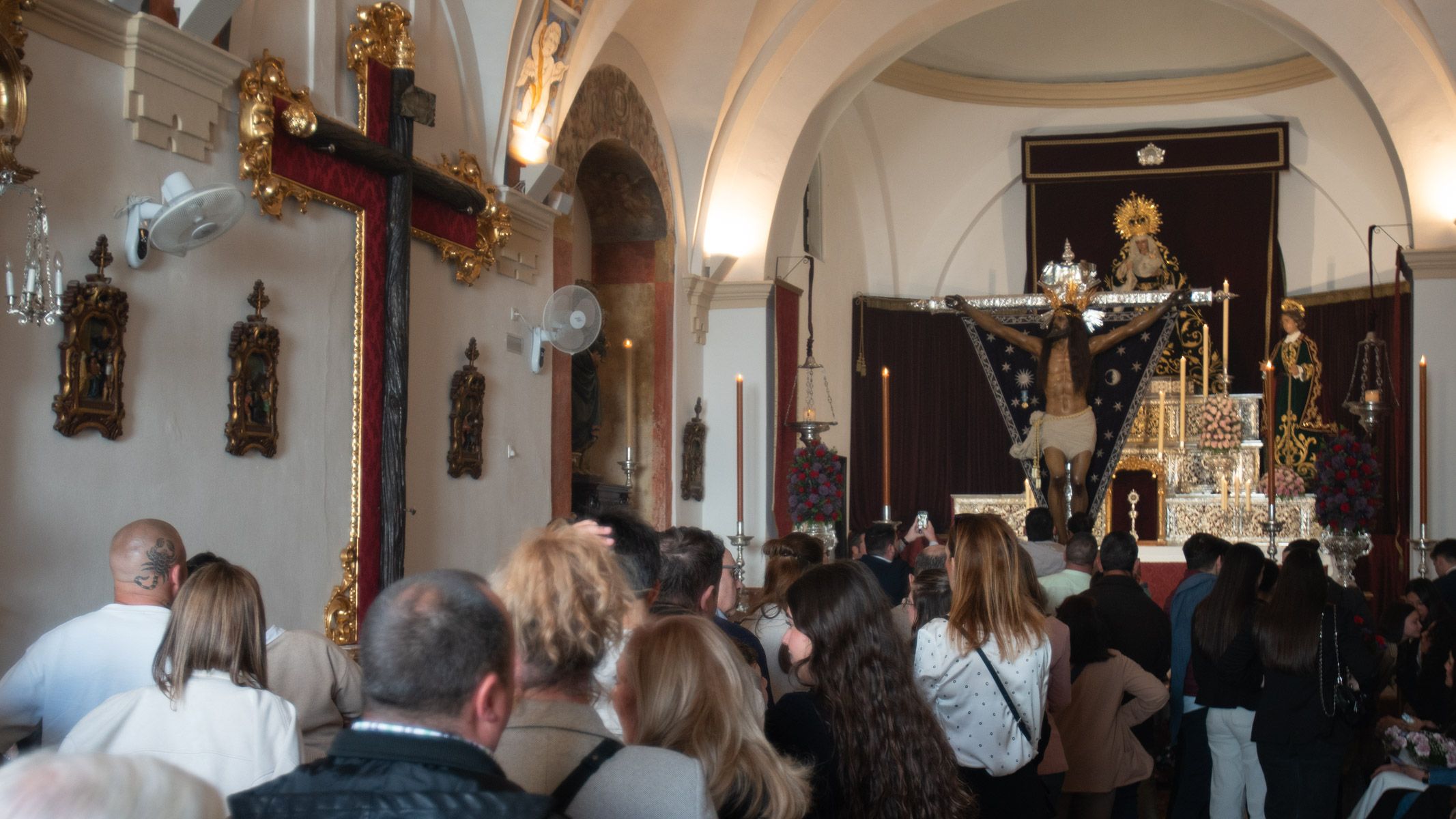 Los besamanos y besapiés del último domingo de Cuaresma, en imágenes