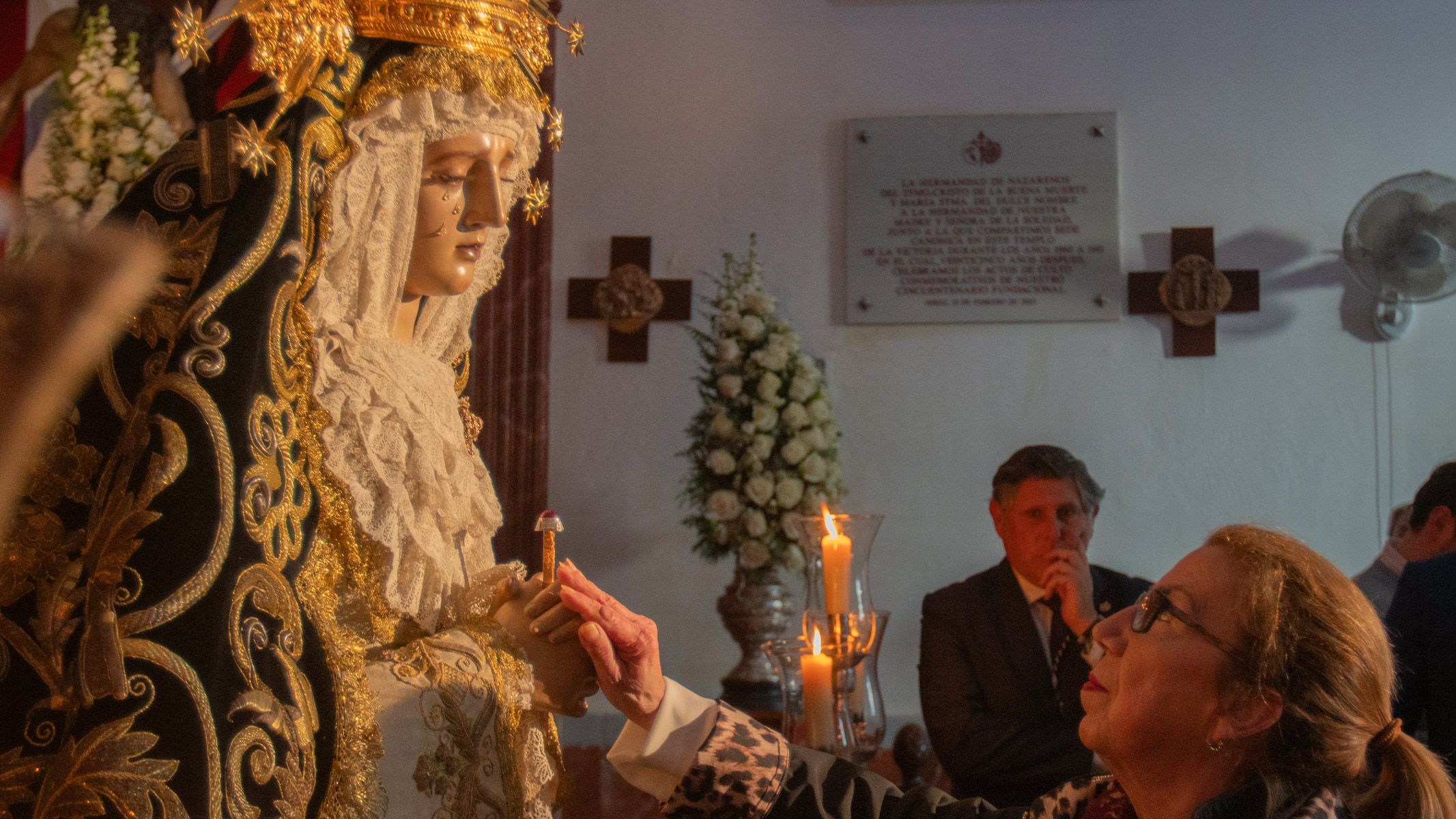 Los besamanos y besapiés del último domingo de Cuaresma, en imágenes