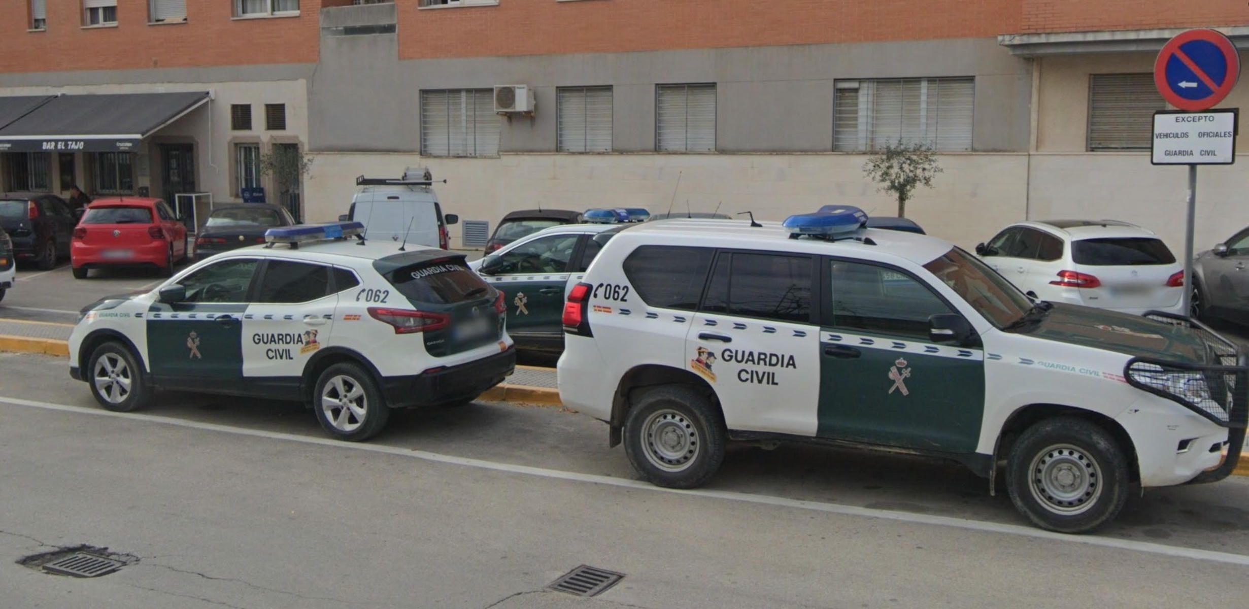 Vehículos de la Guardia Civil en Chiclana.
