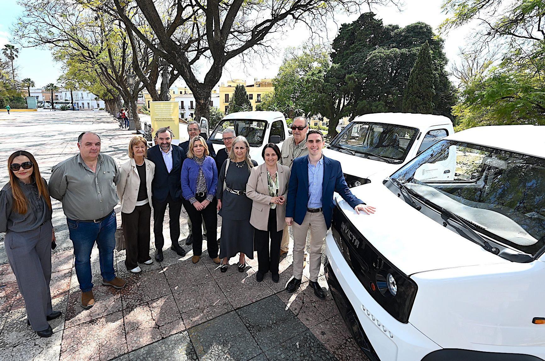 Presentación de los vehículos eléctricos para recogida de basura puerta a puerta en el centro de Jerez. Presentación de los vehículos eléctricos para recogida de basura puerta a puerta en el centro de Jerez.