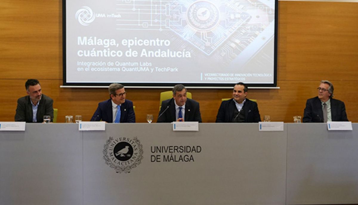 Firma del convenio entre UMA y Quantum Labs