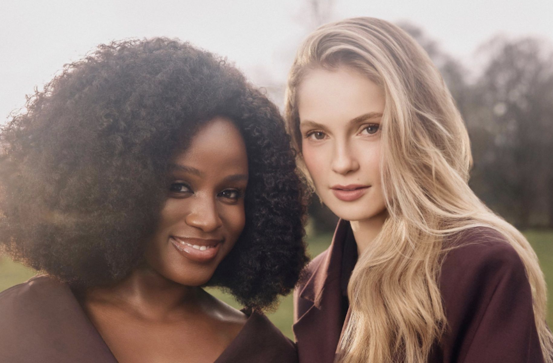 Masali Baduza y Hannah Dodd, interpretan a Michaela y Francesca en 'Los Bridgerton'.
