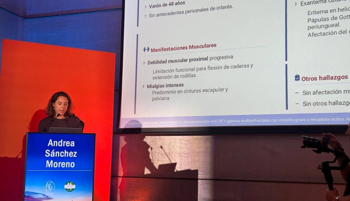 La sanitaria recibe el premio a la Mejor Perla Dermatológica.