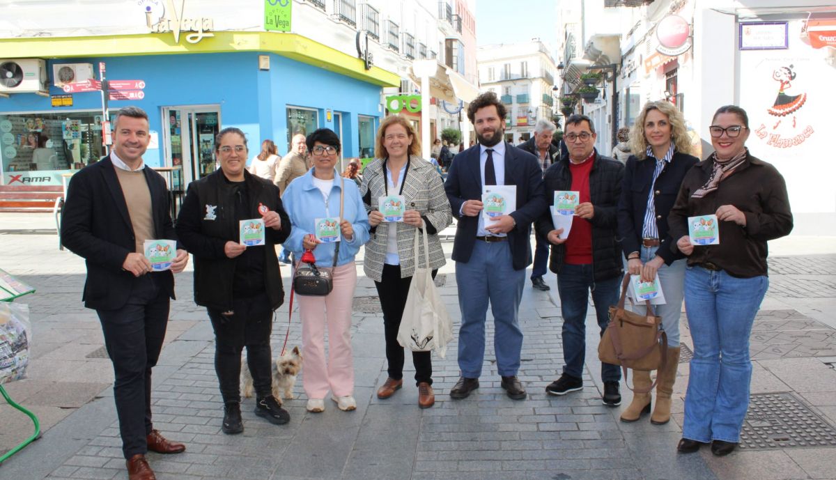 Algunos de los hosteleros y comerciantes que se han adherido a la campaña.
