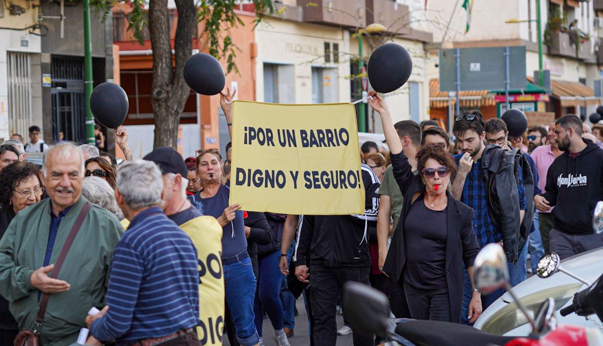 Manifestación por "un barrio digno y seguro".