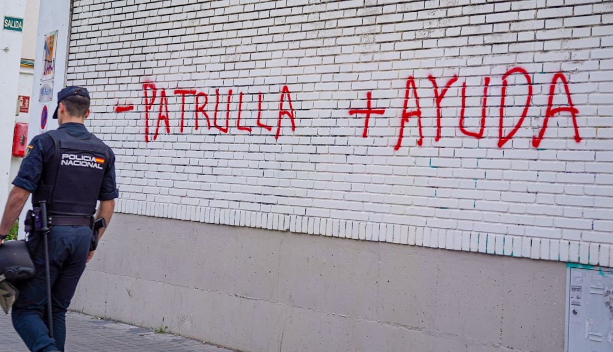 Una pintada en una fachada del barrio.