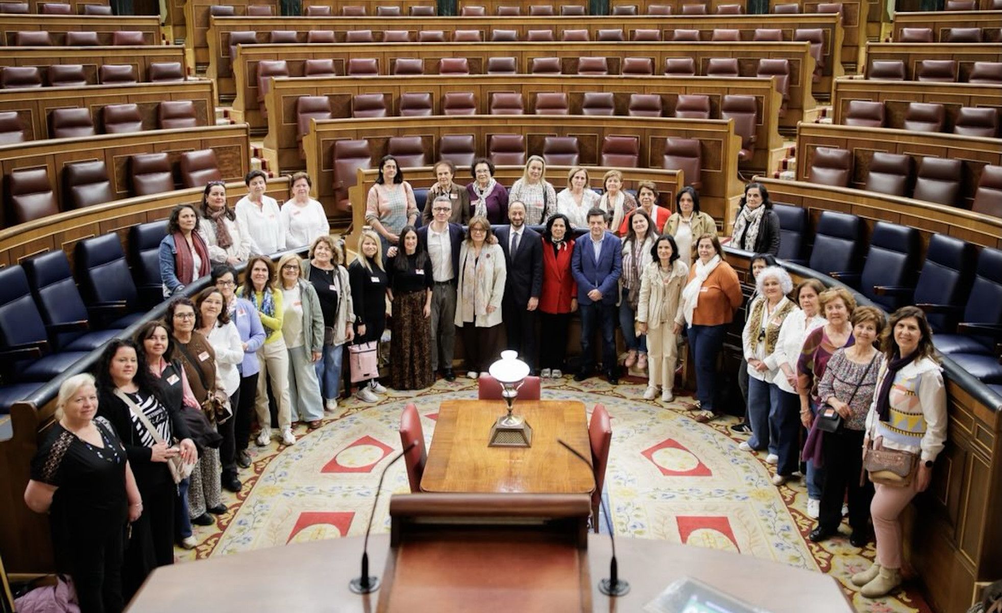 Visita al Congreso de los Diputados de las vecinas de Cañada Rosal, en Sevilla.