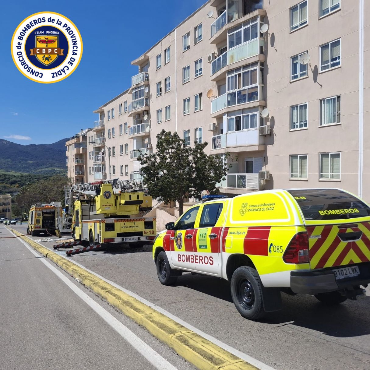 Despliegue de efectivos en la vivienda de Algeciras.