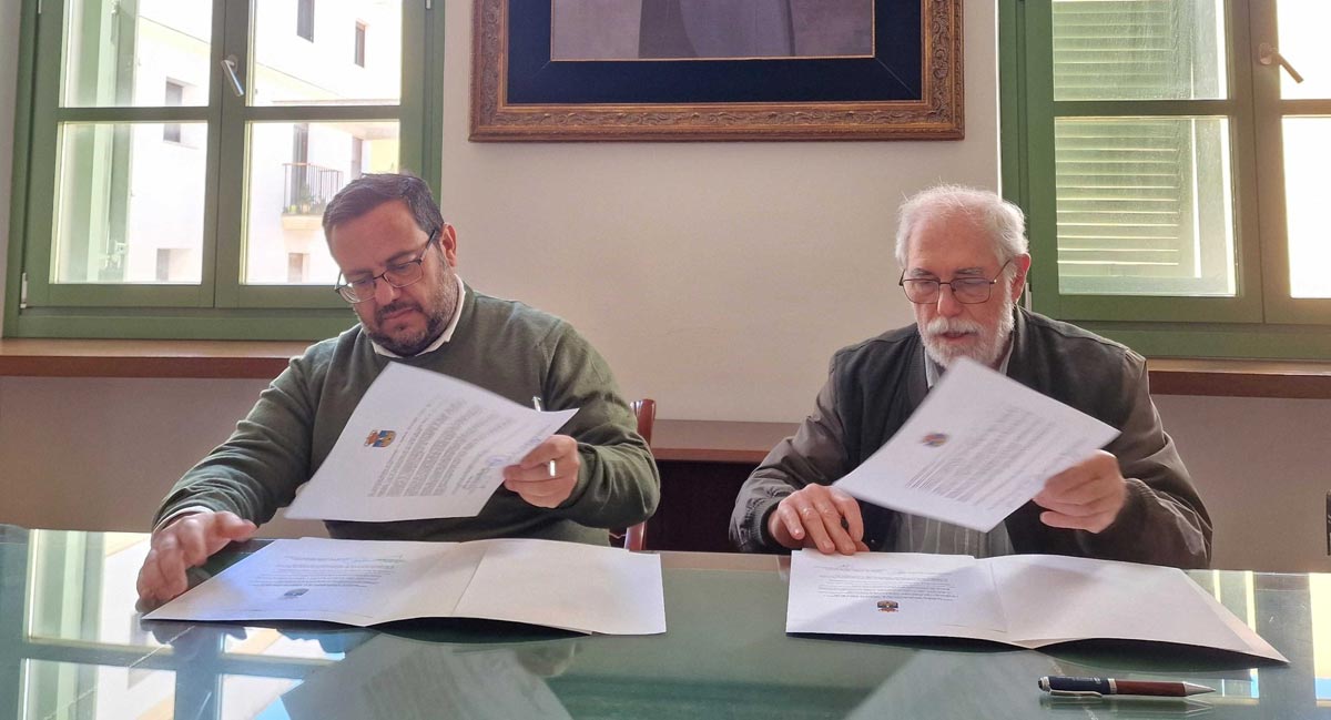 La Fundación José Luis Tejada transfiere sus bienes al Ayuntamiento de El Puerto. La Fundación José Luis Tejada transfiere sus bienes al Ayuntamiento de El Puerto.