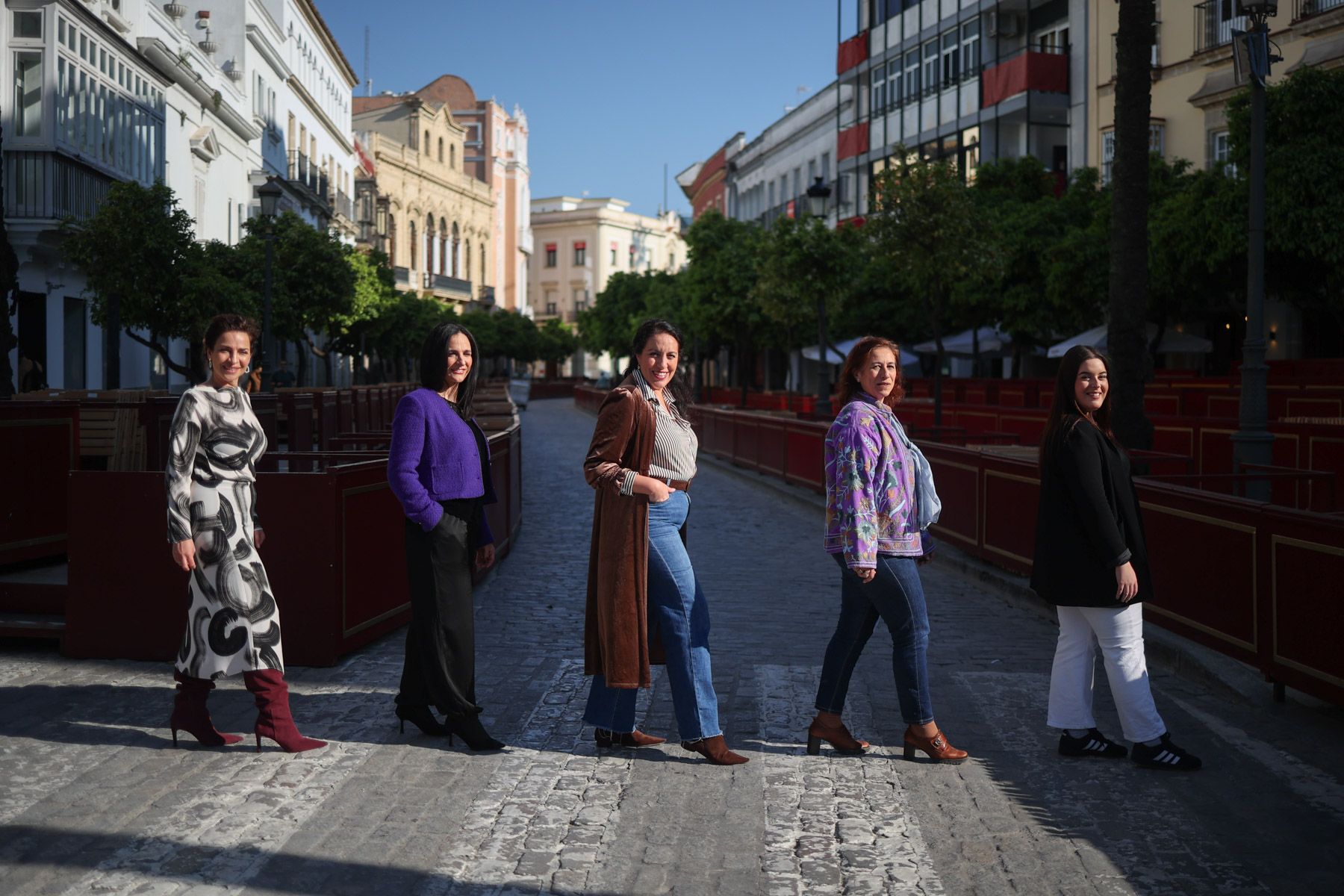 Mujeres cofrades en la Semana Santa de Jerez. Mujeres cofrades en la Semana Santa de Jerez.