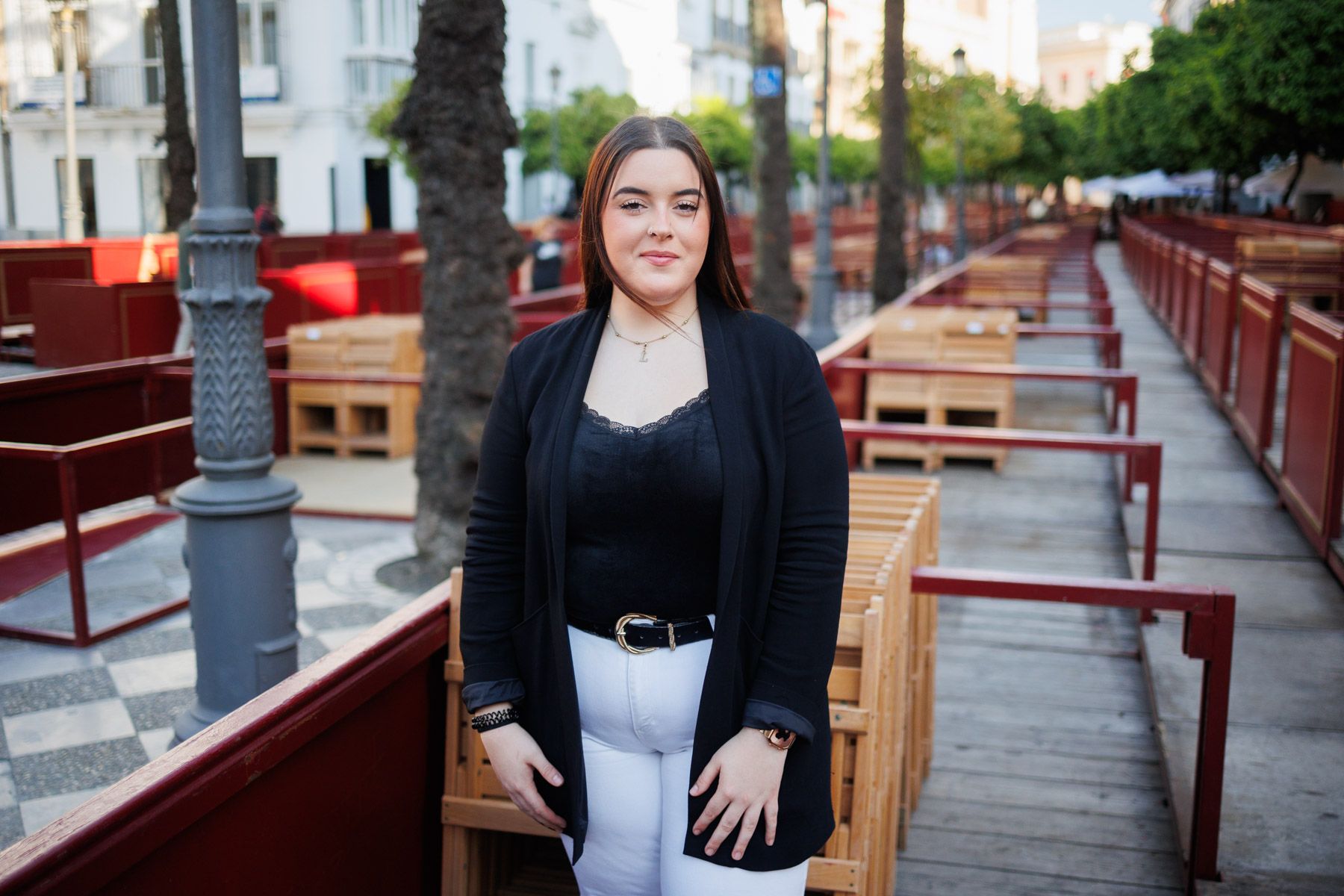 Lola Palma, costalera del palio de María Santísima del Dulce Nombre de Jerez.