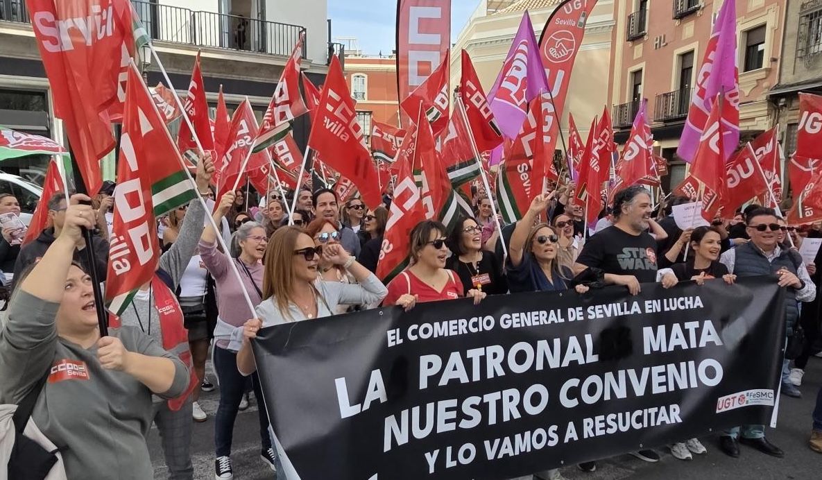 Una protesta de trabajadores del comercio en Sevilla, en una imagen reciente. Una protesta de trabajadores del comercio en Sevilla, en una imagen reciente.
