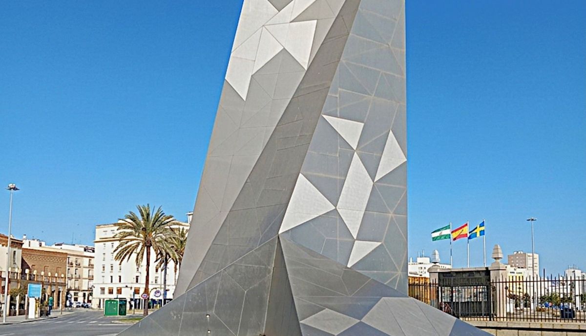 Antorchas de la Libertad, plaza de Sevilla orientada hacia el muelle.