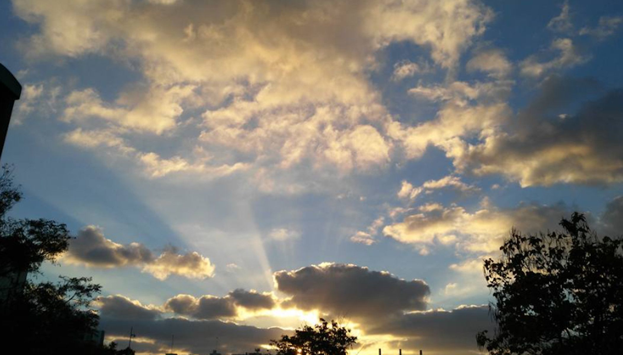 Amanecer, en un imagen de archivo. Amanecer, en un imagen de archivo.