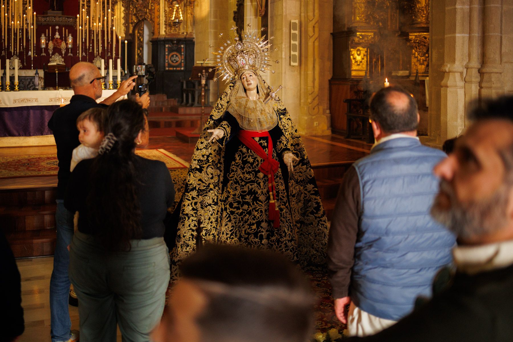 BESAMANOS VIRGEN MAYOR DOLOR 3