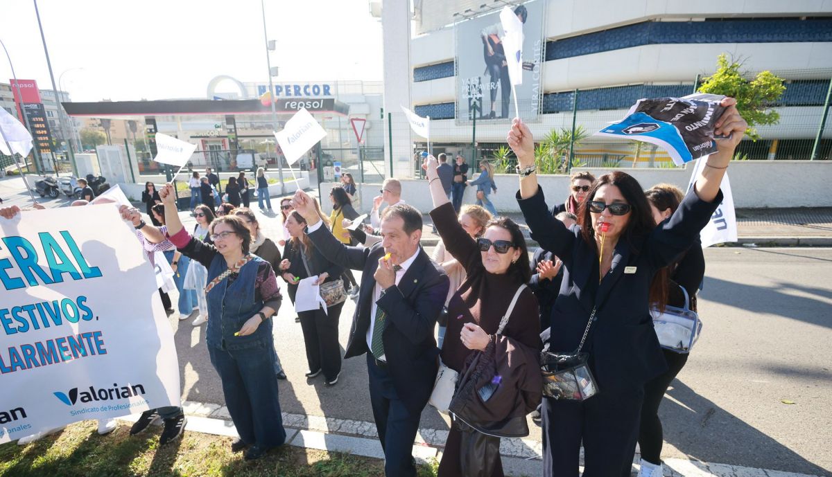 Concentracion trabajadores Corte Ingles Jerez ZGAT