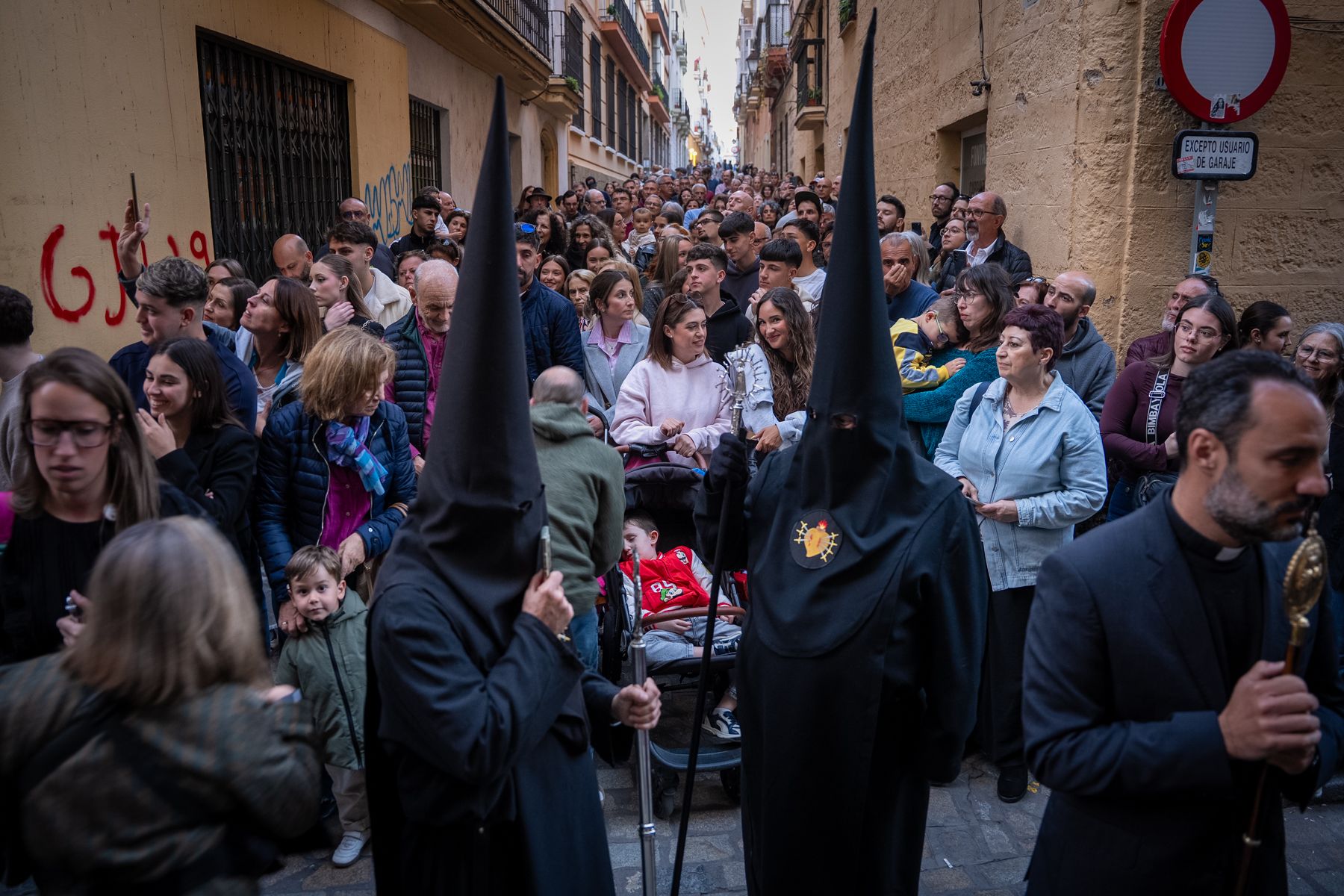 El Viernes de Dolores, antesala de la Semana Santa en Cádiz