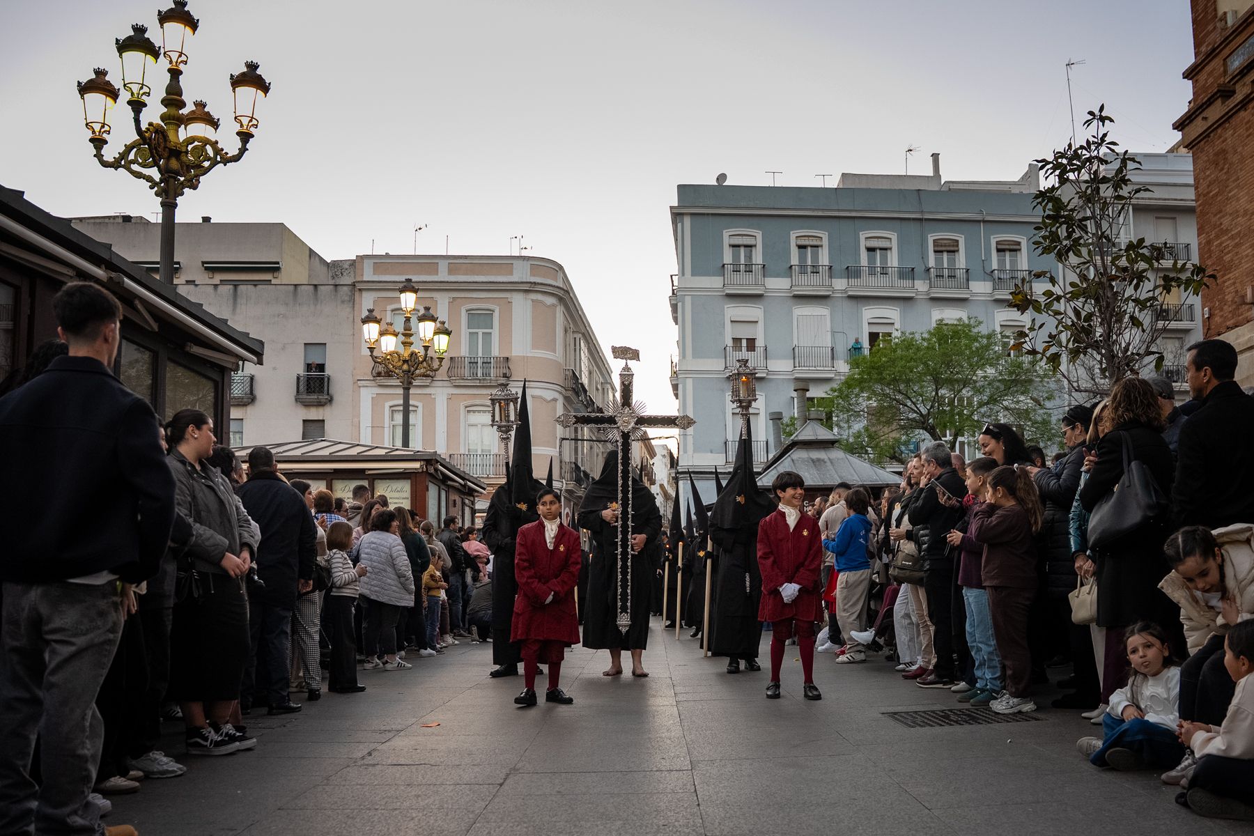 El Viernes de Dolores, antesala de la Semana Santa en Cádiz