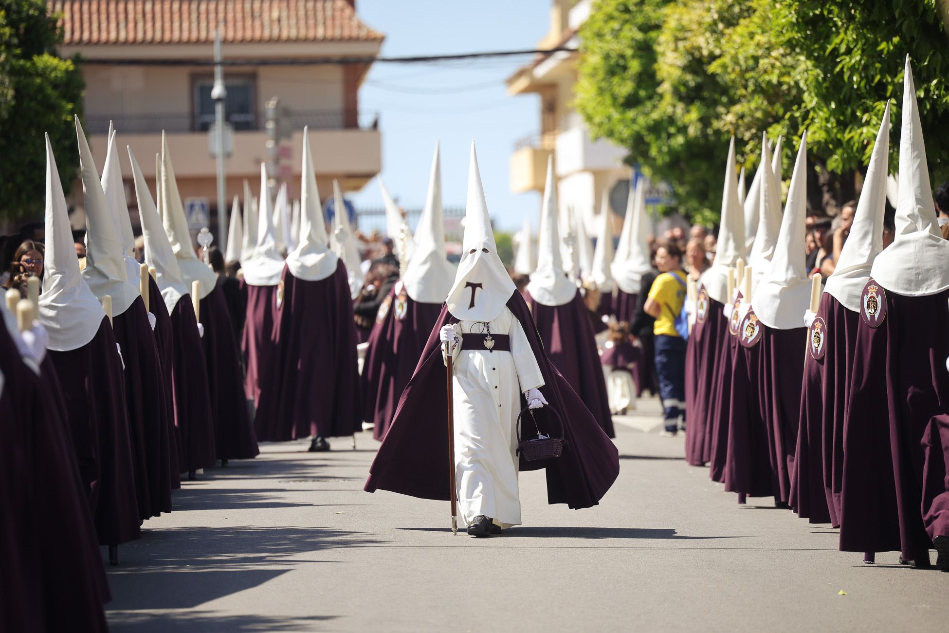 Nazarenos de La Entrega, en Guadalcacín. 