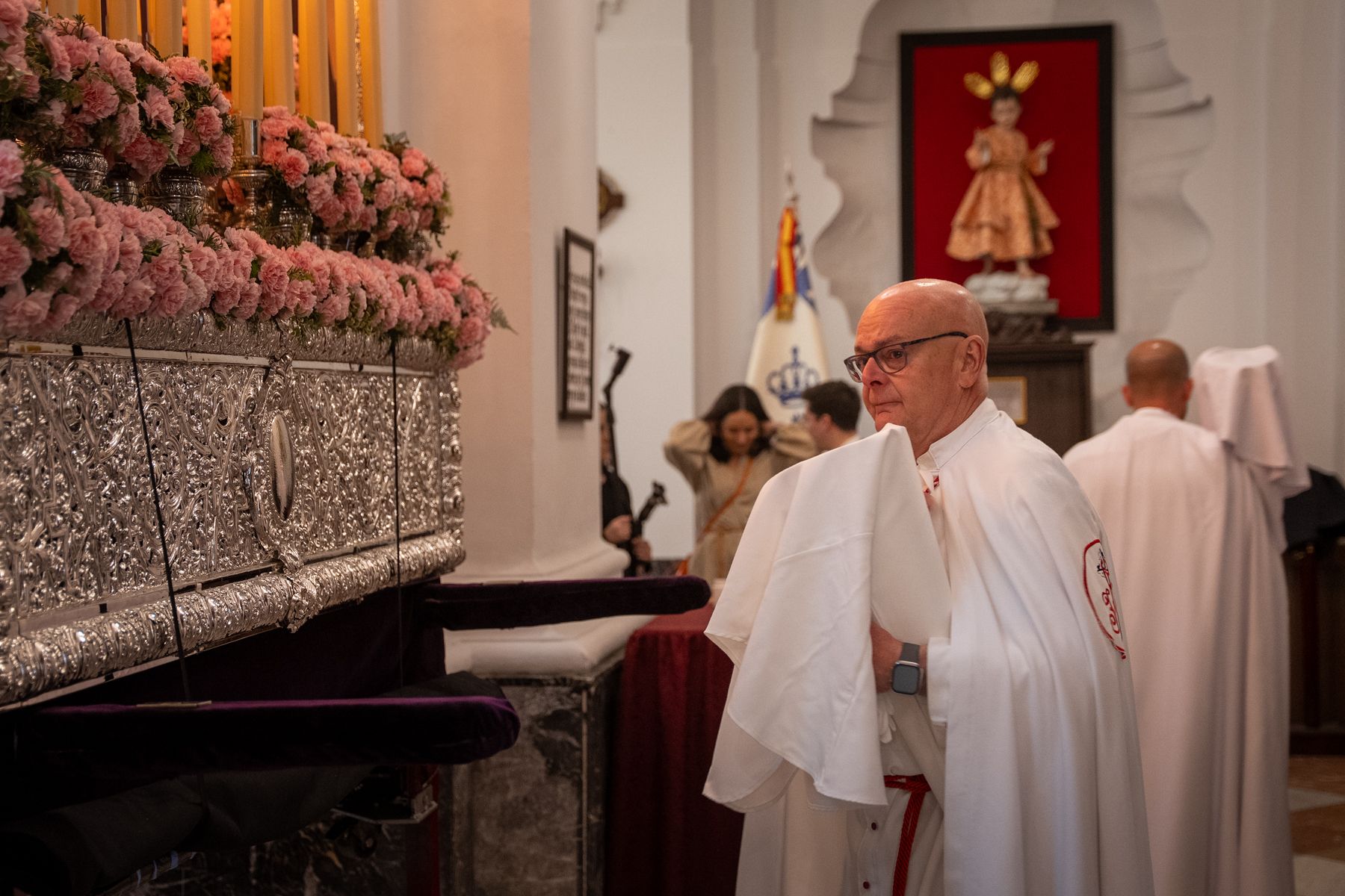 Domingo de Ramos de luz y viento: Cádiz estrena el palio de la Reina de Todos los Santos